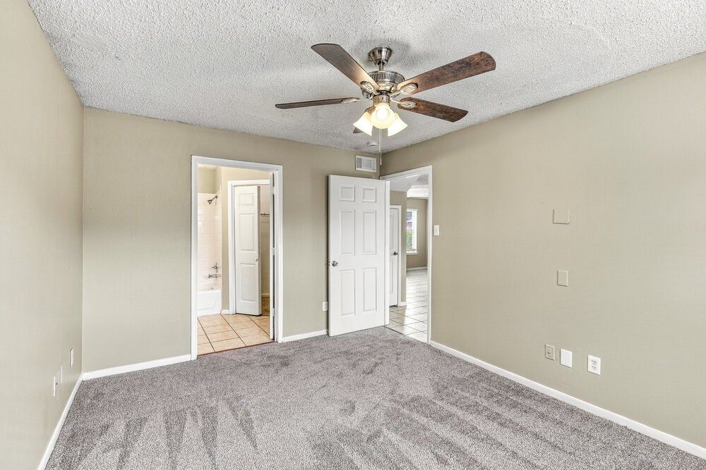 7710 Ellis Drive Property Photo 11