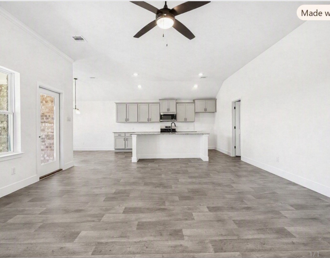 4206 Leslies Way Property Photo 2