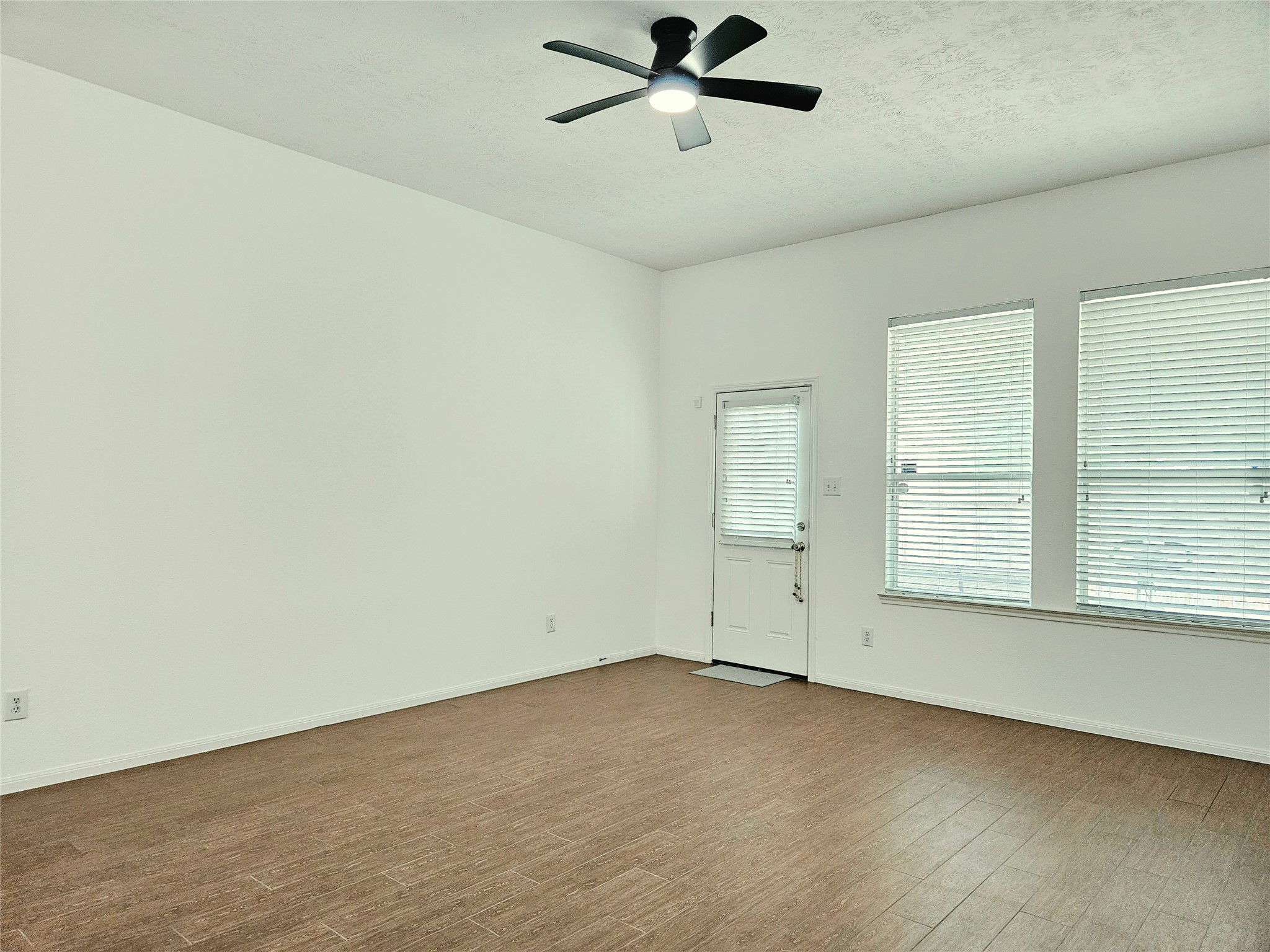 20610 Raingreen Drive Property Photo 6