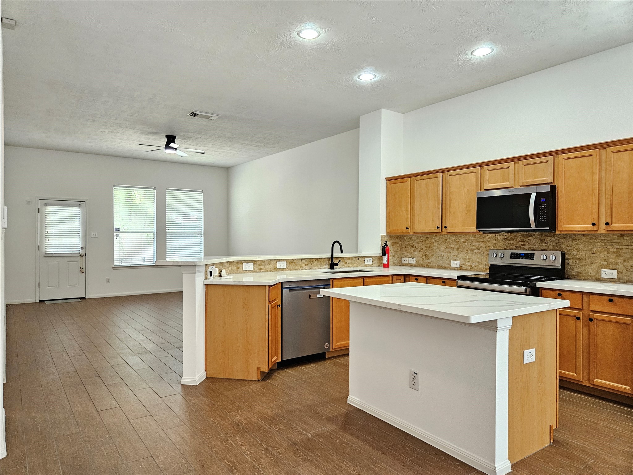 20610 Raingreen Drive Property Photo 8