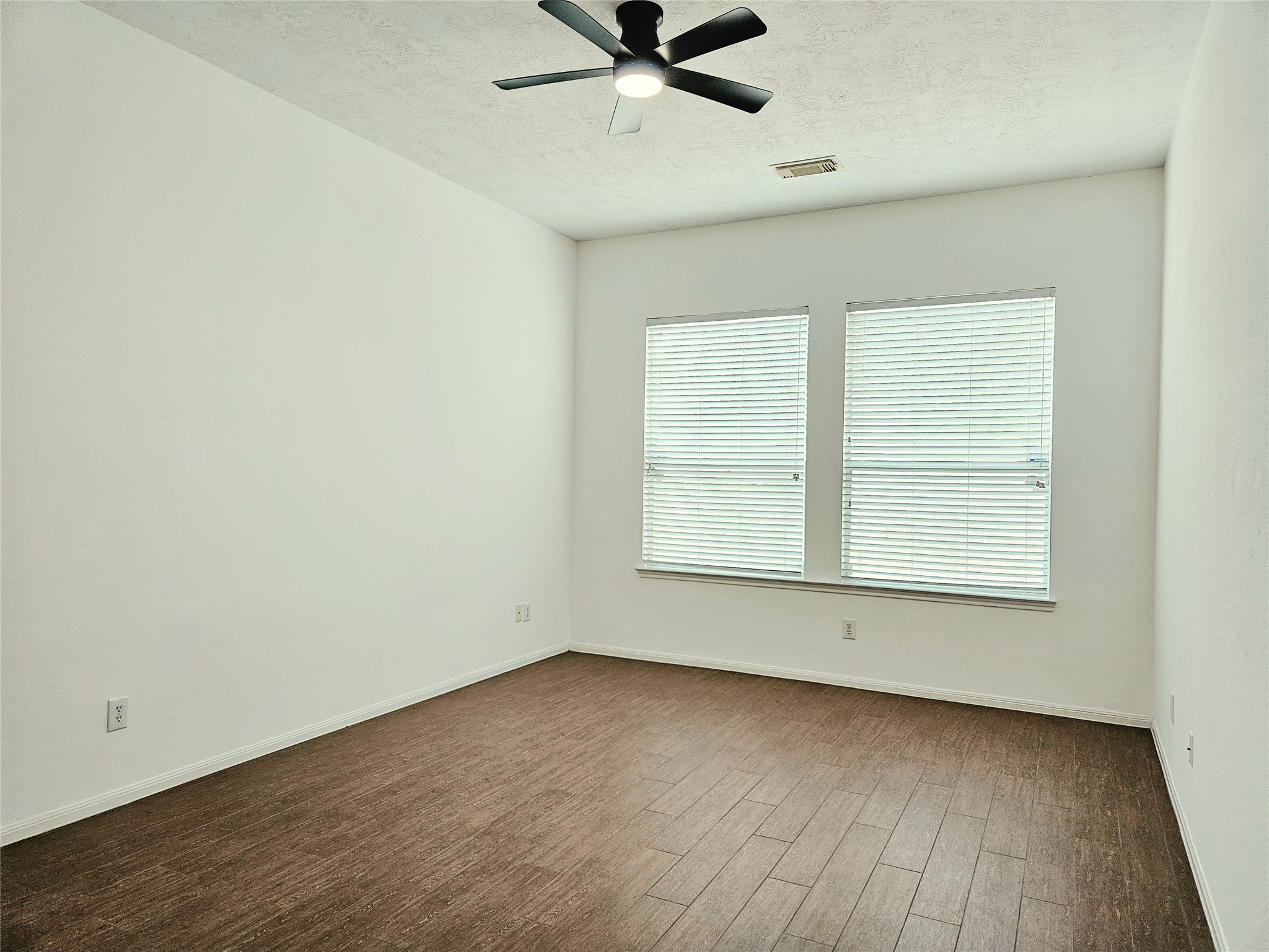 20610 Raingreen Drive Property Photo 10