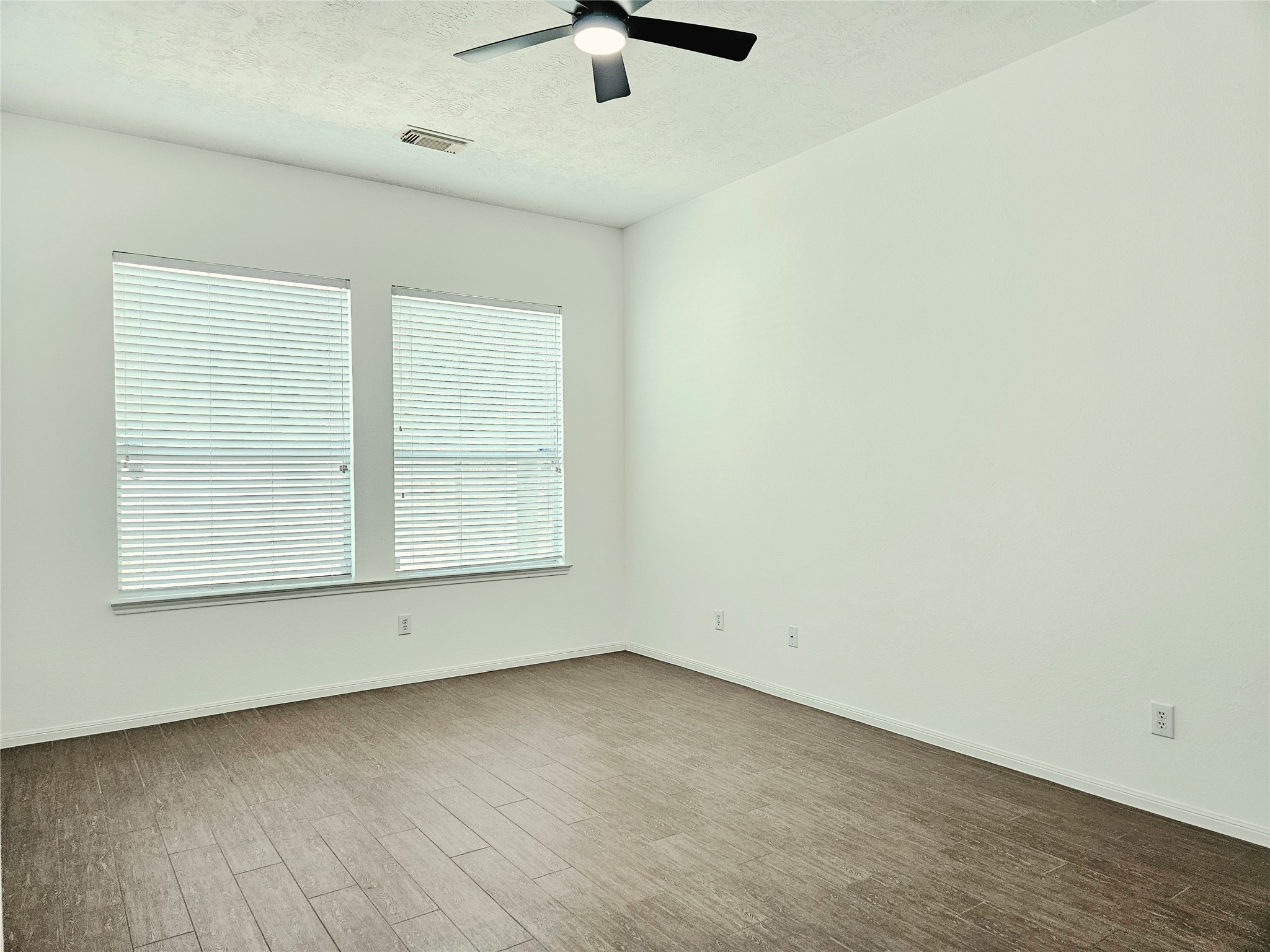 20610 Raingreen Drive Property Photo 12