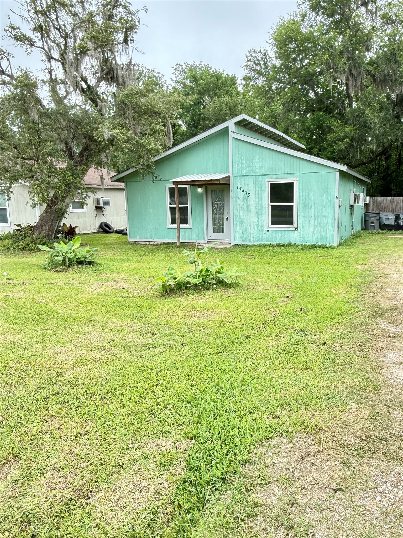 17433 Cr-945 Property Photo 1