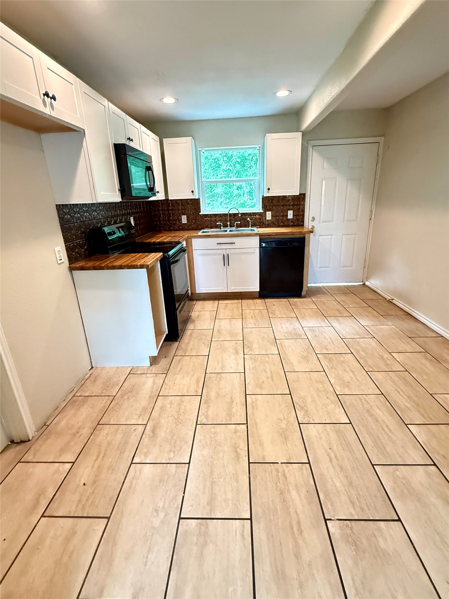 17433 Cr-945 Property Photo 6