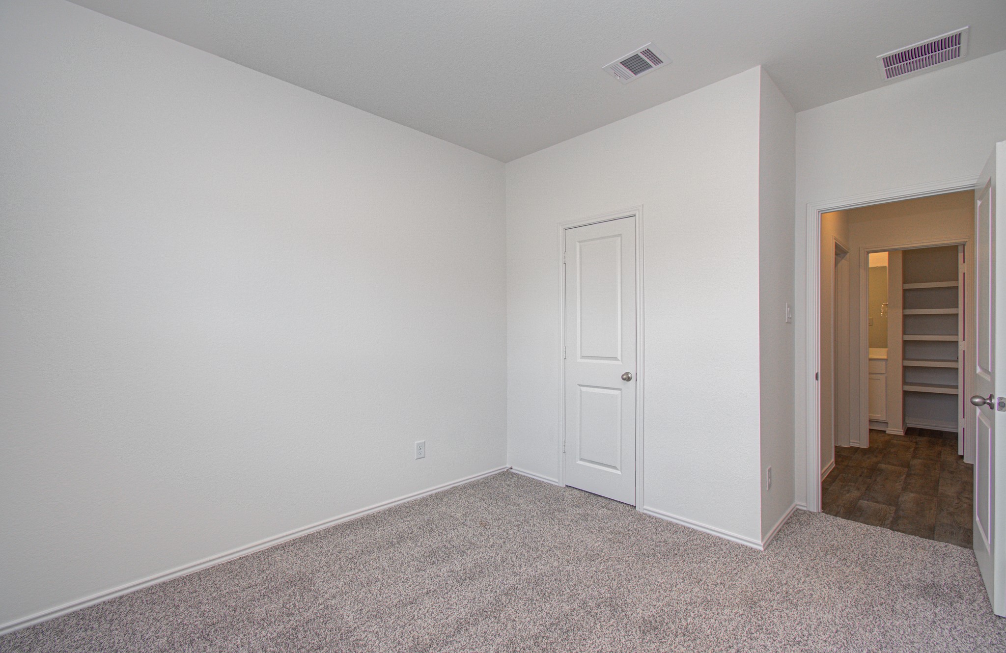 3046 Bloomsbury Terrace Drive Property Photo 9