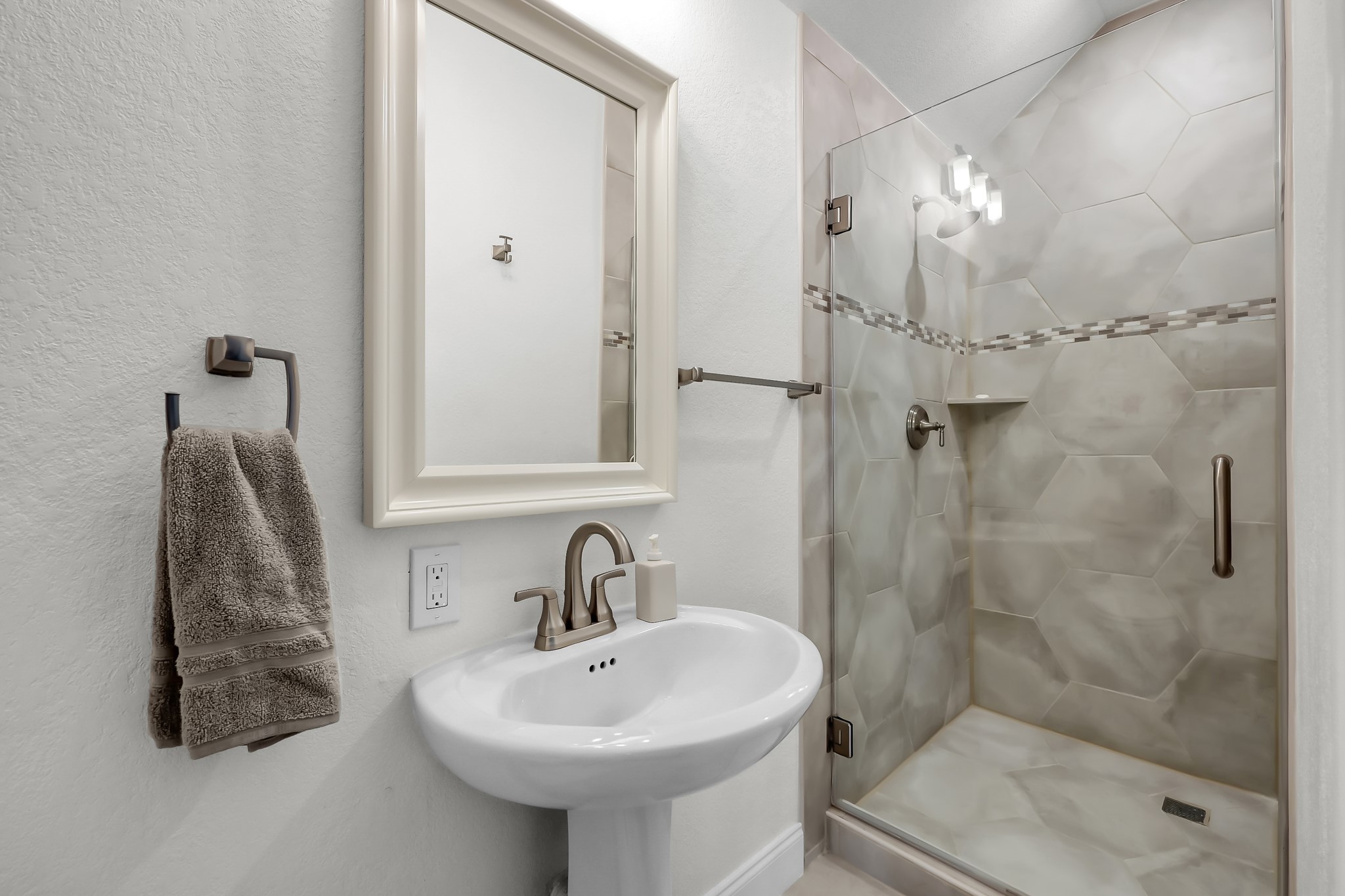 98 Lindenberry Circle Property Photo 28