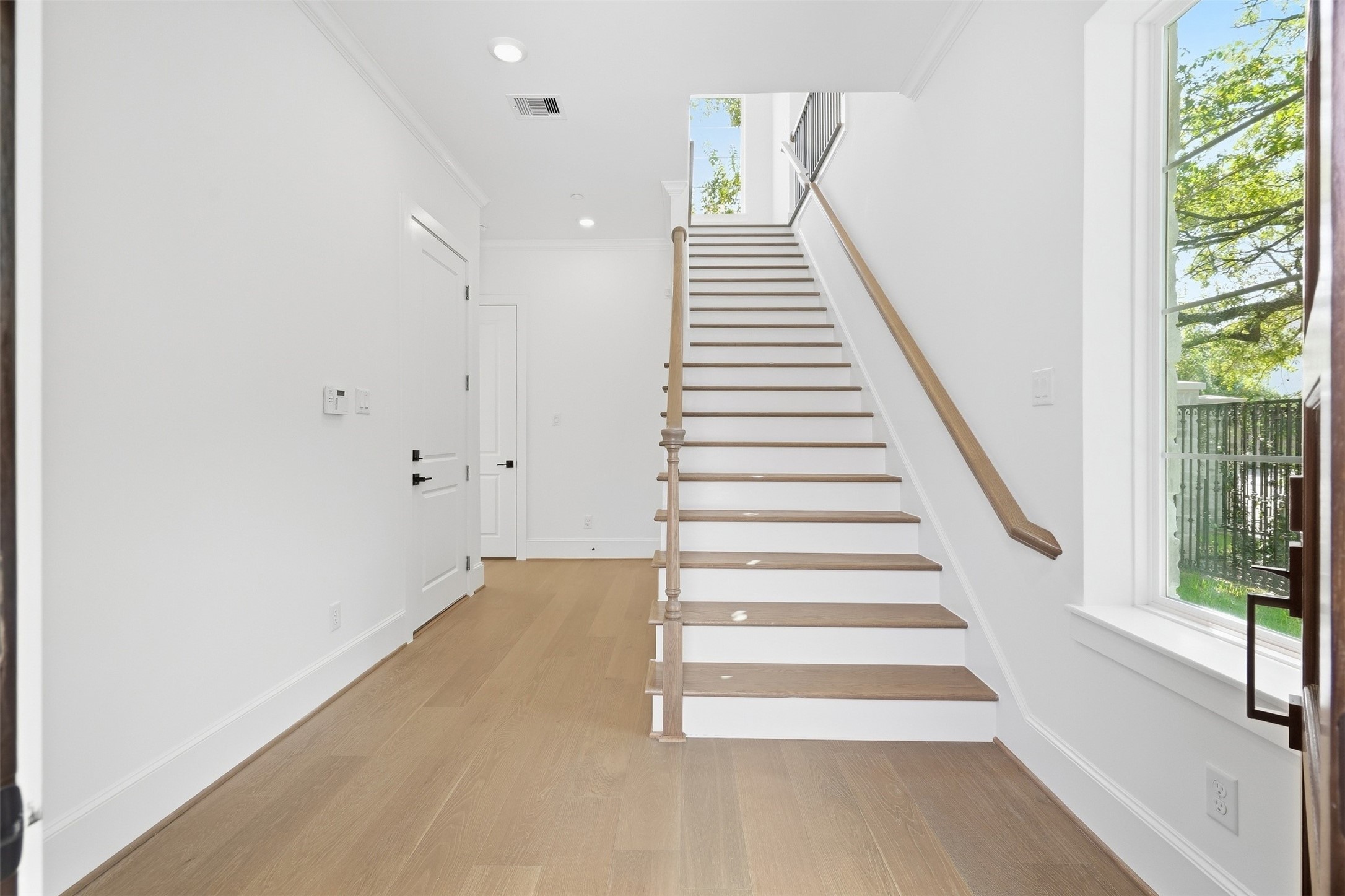 2111 Nantucket Drive D Property Photo 3