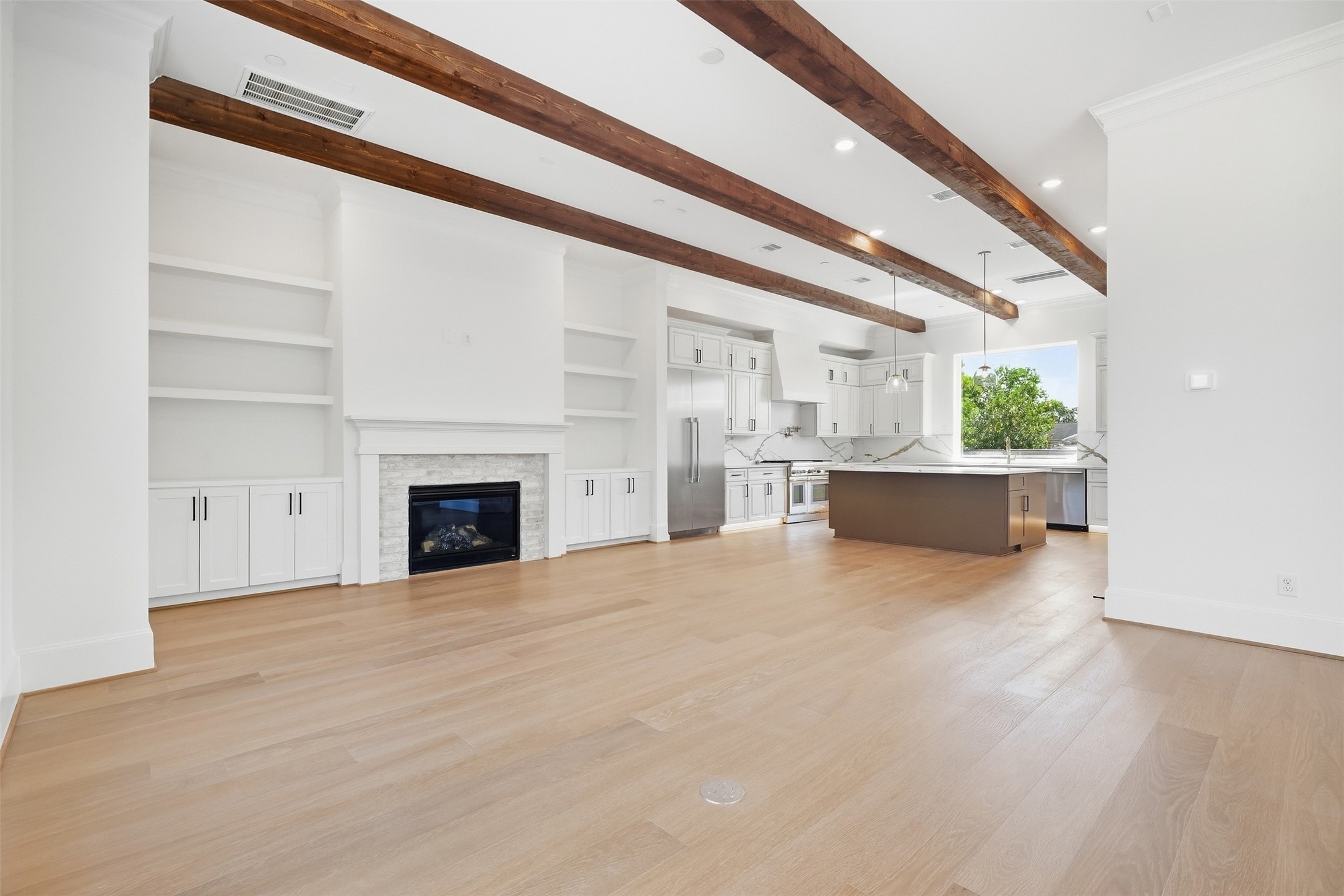 2111 Nantucket Drive D Property Photo 11