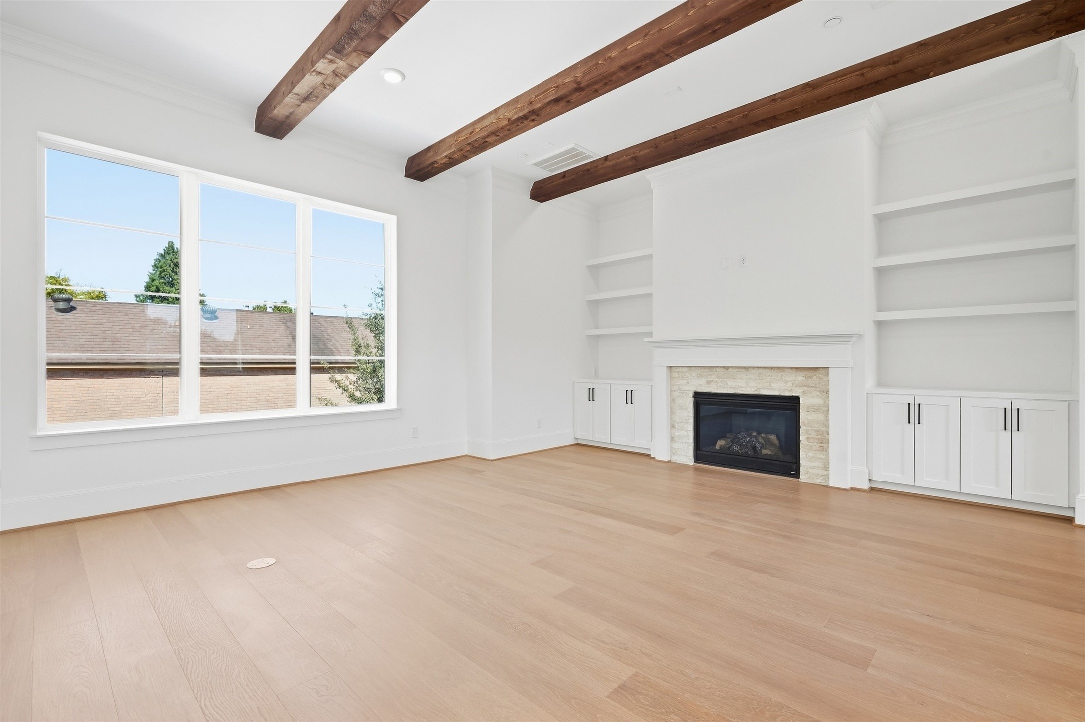 2111 Nantucket Drive D Property Photo 12