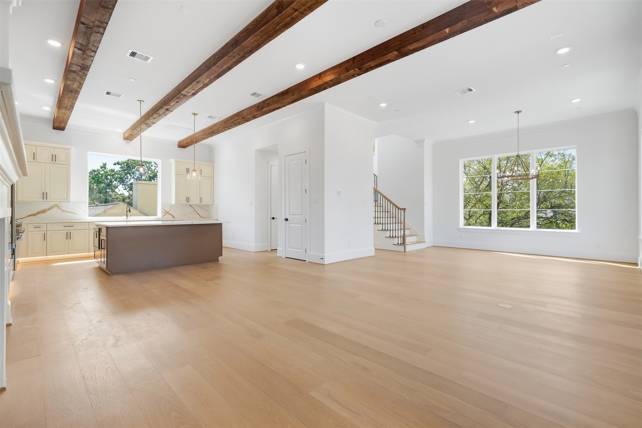 2111 Nantucket Drive D Property Photo 14