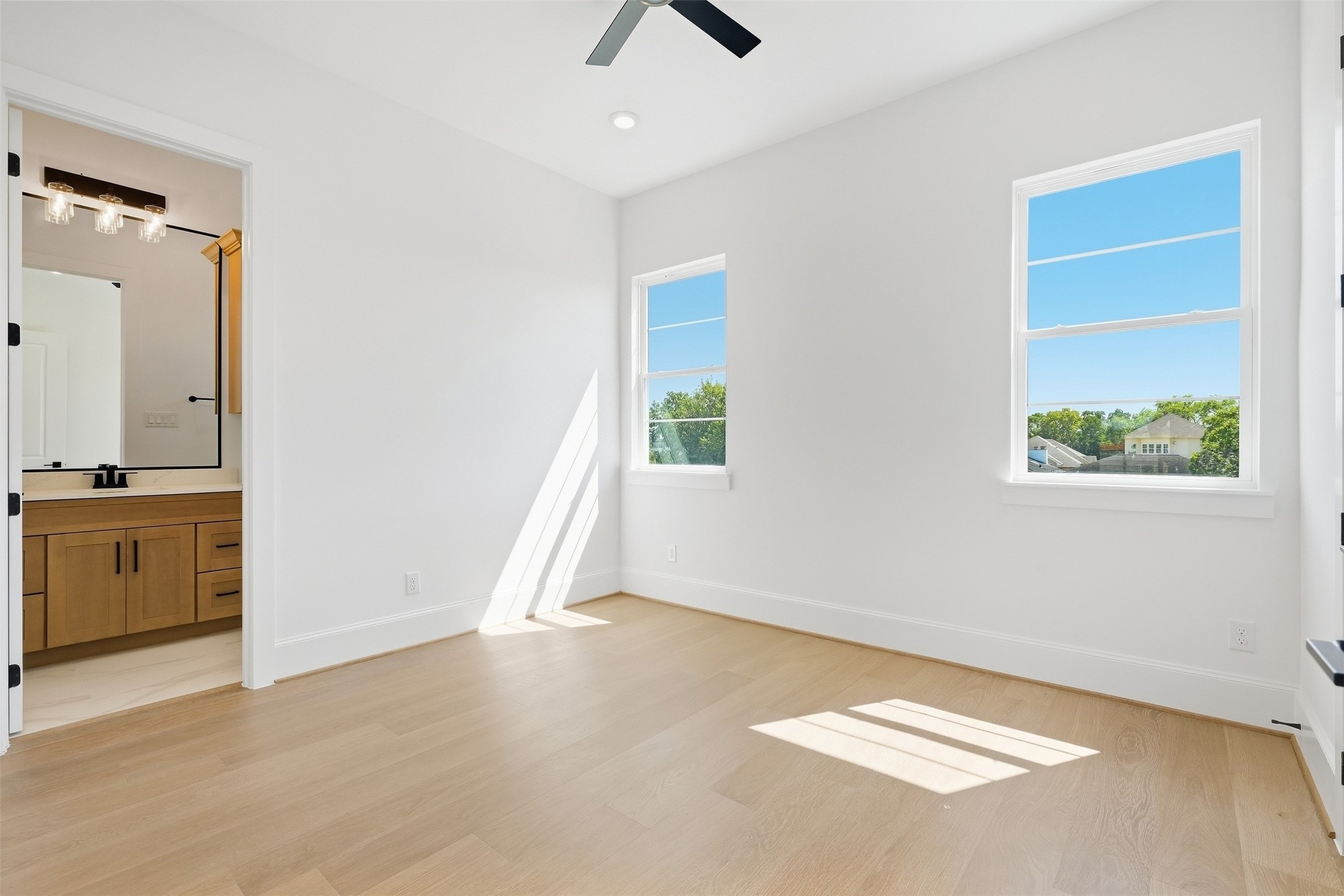 2111 Nantucket Drive D Property Photo 19