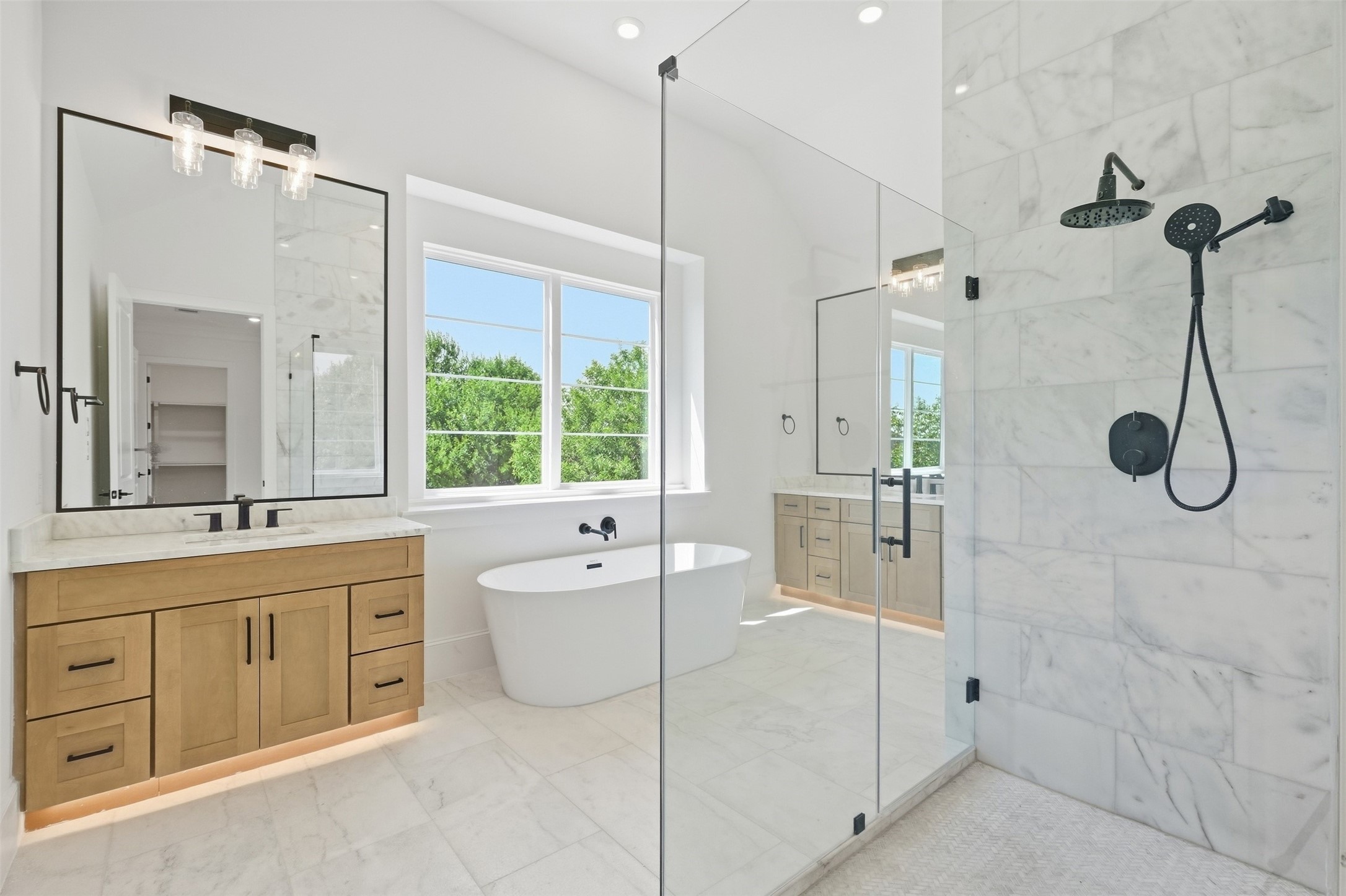 2111 Nantucket Drive D Property Photo 27