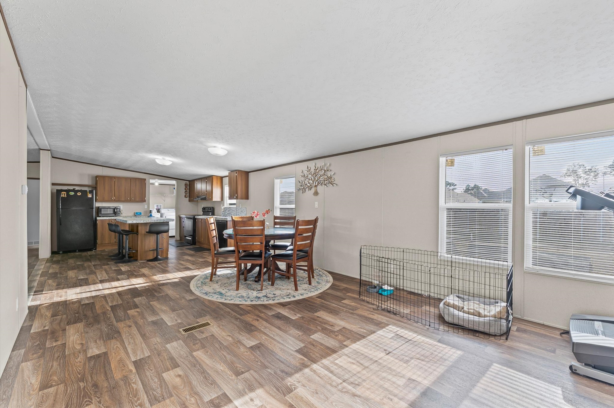 543 Ashlawn Drive Property Photo 4