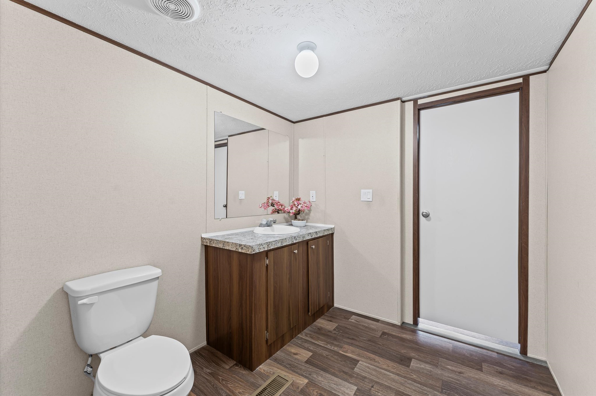 543 Ashlawn Drive Property Photo 15