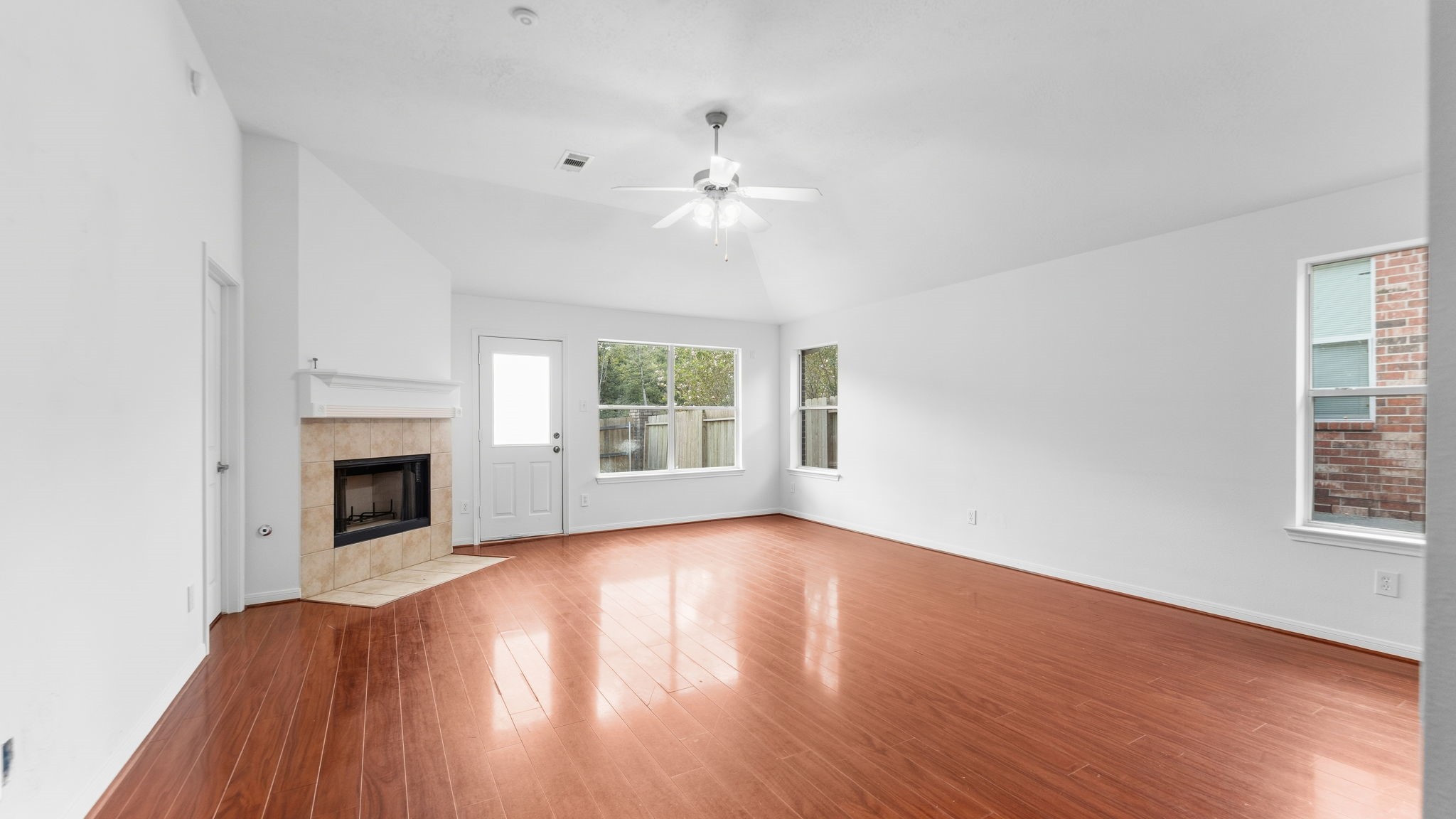 4908 Summer Rain Drive Property Photo 4