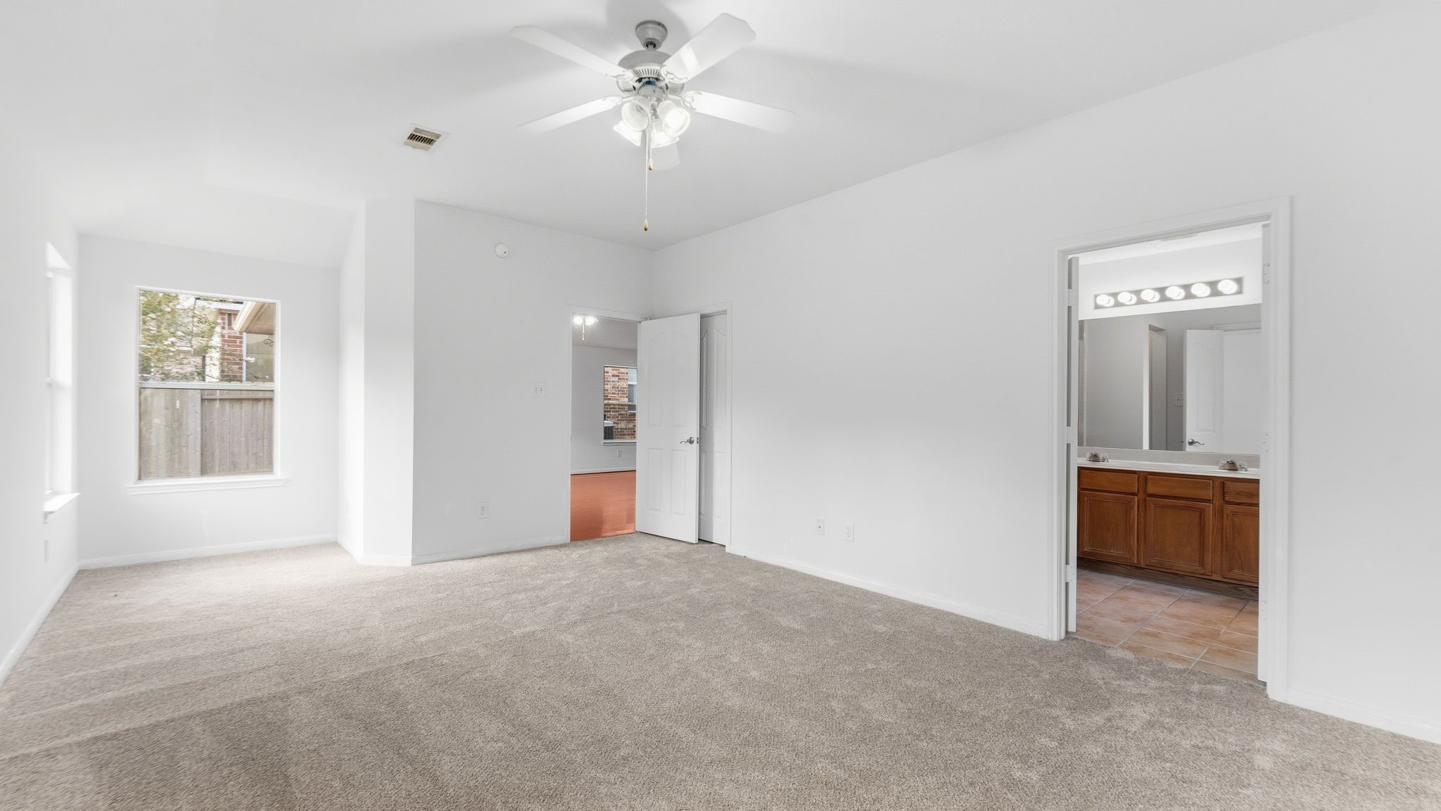 4908 Summer Rain Drive Property Photo 10