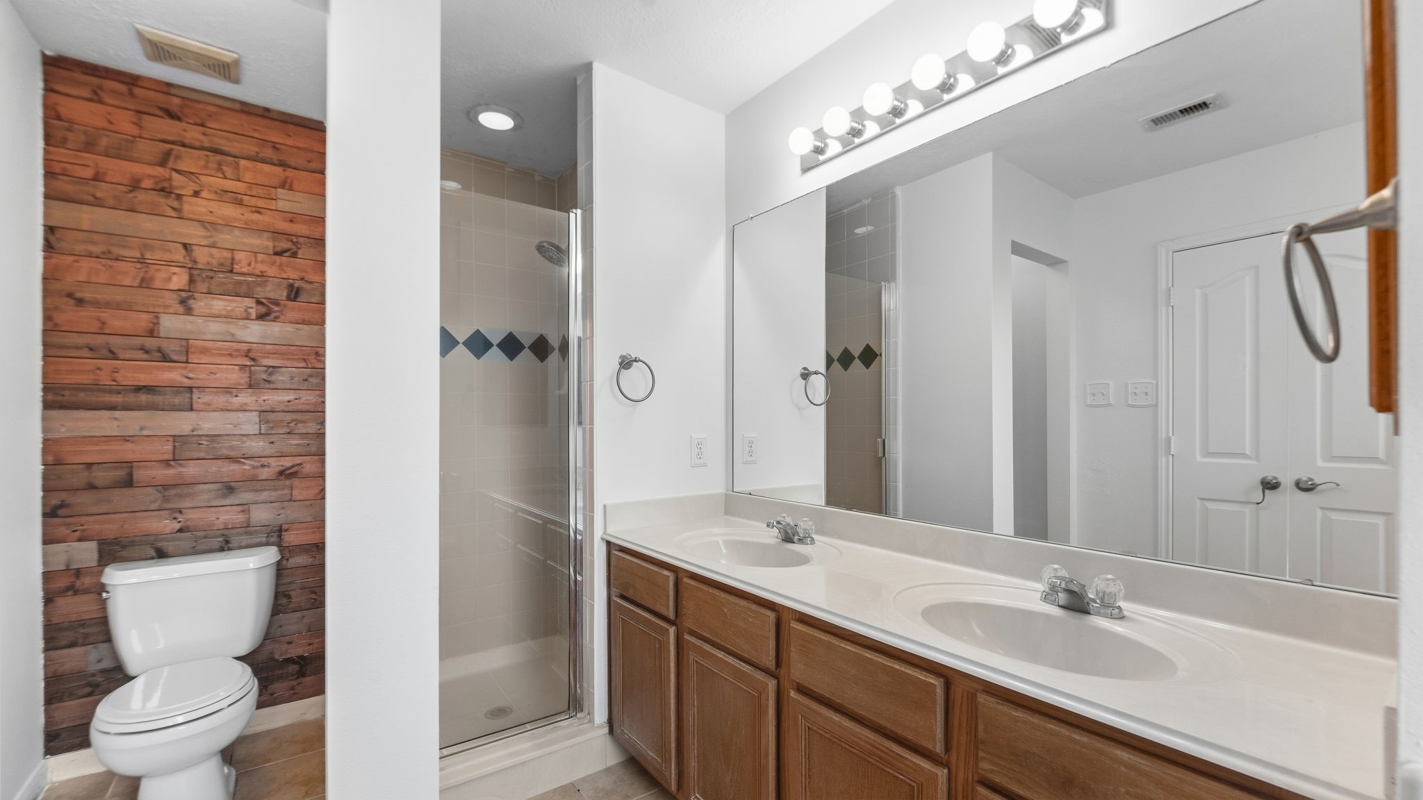 4908 Summer Rain Drive Property Photo 12
