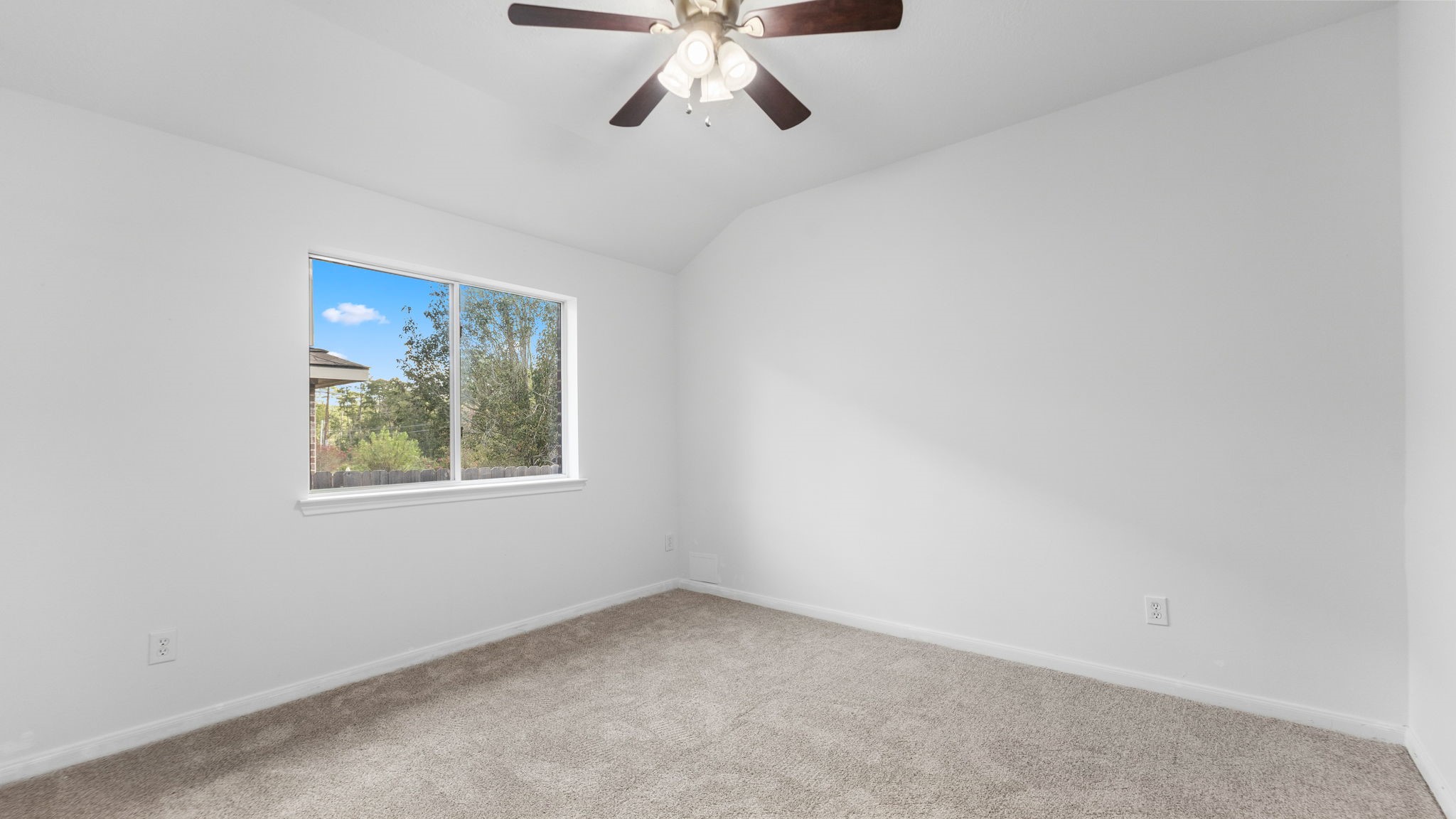 4908 Summer Rain Drive Property Photo 15