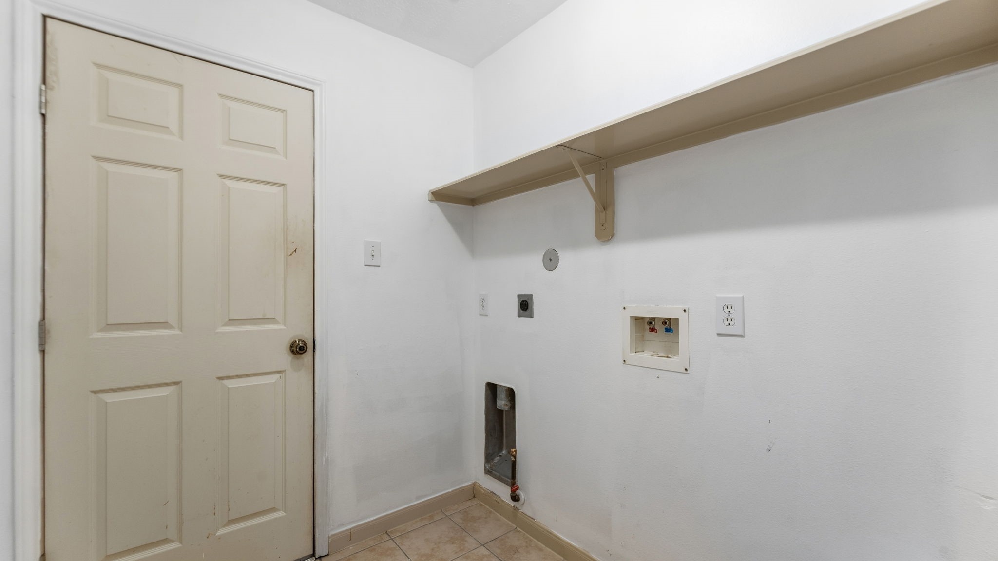 4908 Summer Rain Drive Property Photo 16