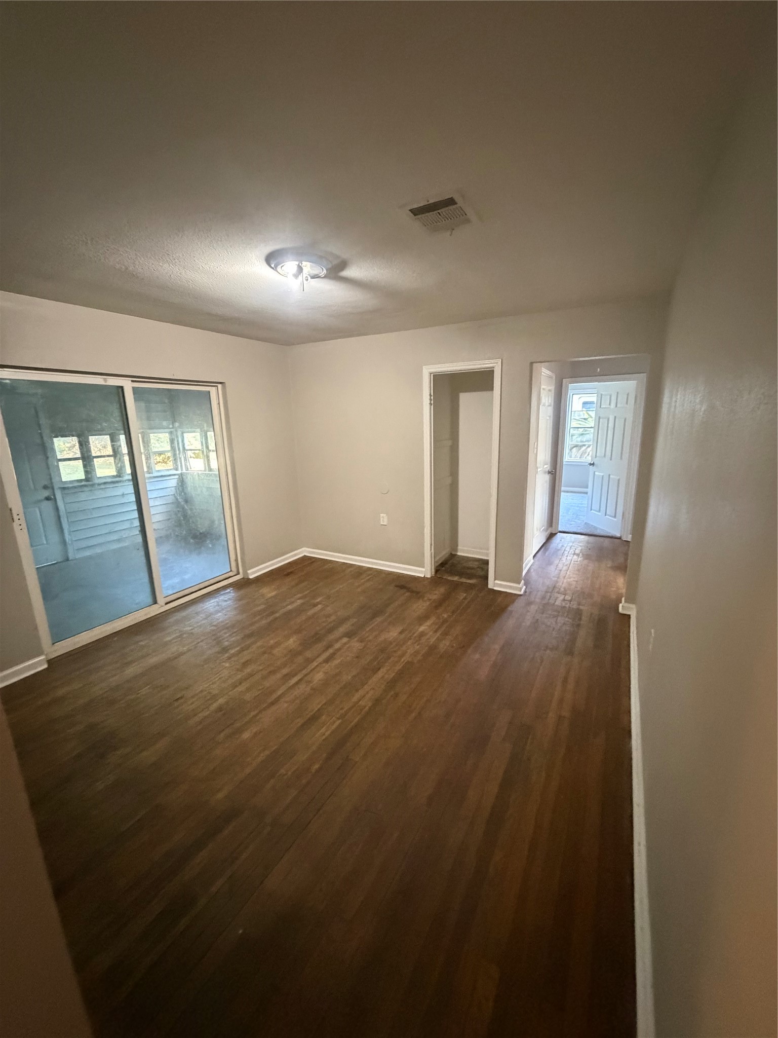 703 Lilac Street Property Photo 3