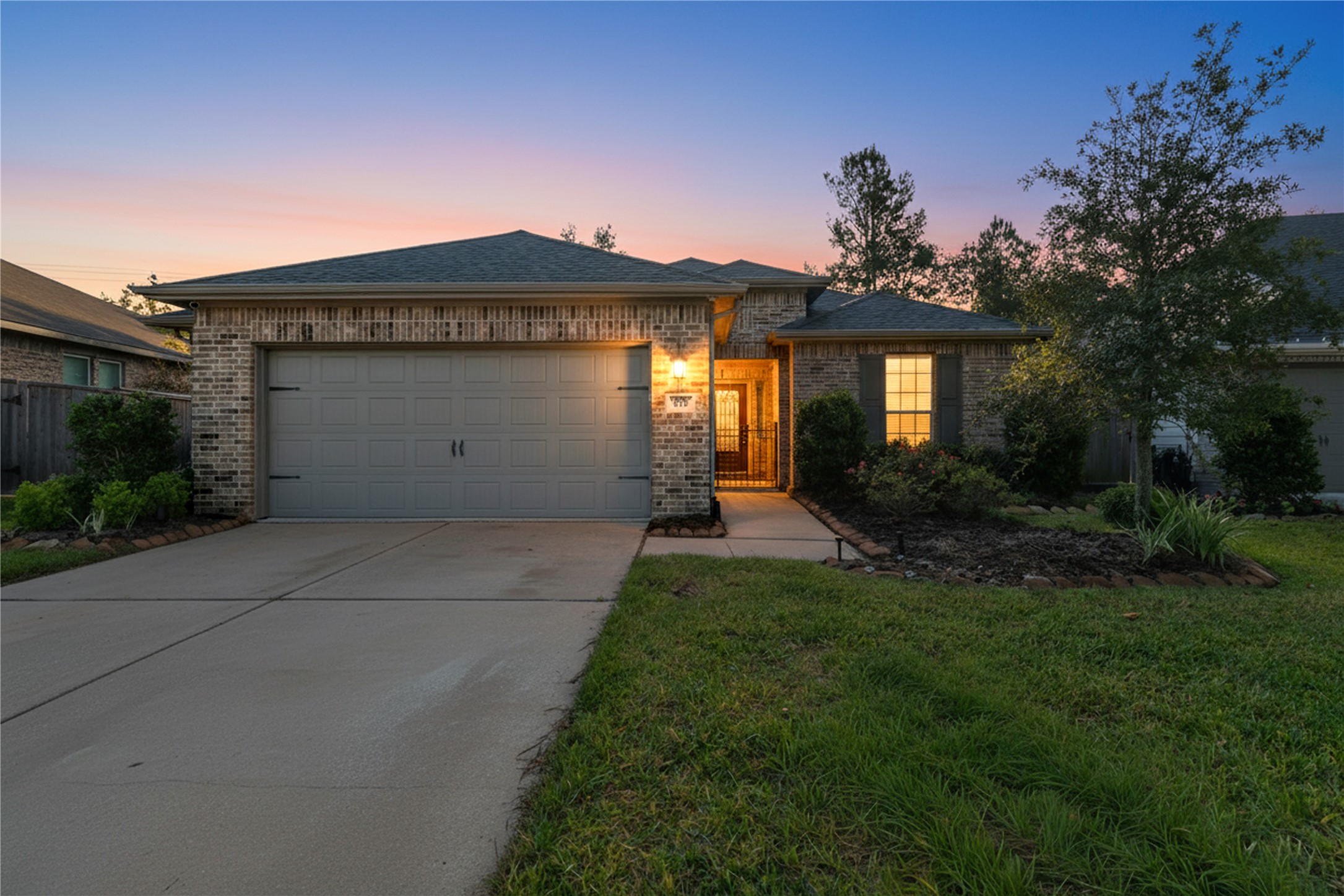 214 N Wild Petunia Trail Property Photo 1