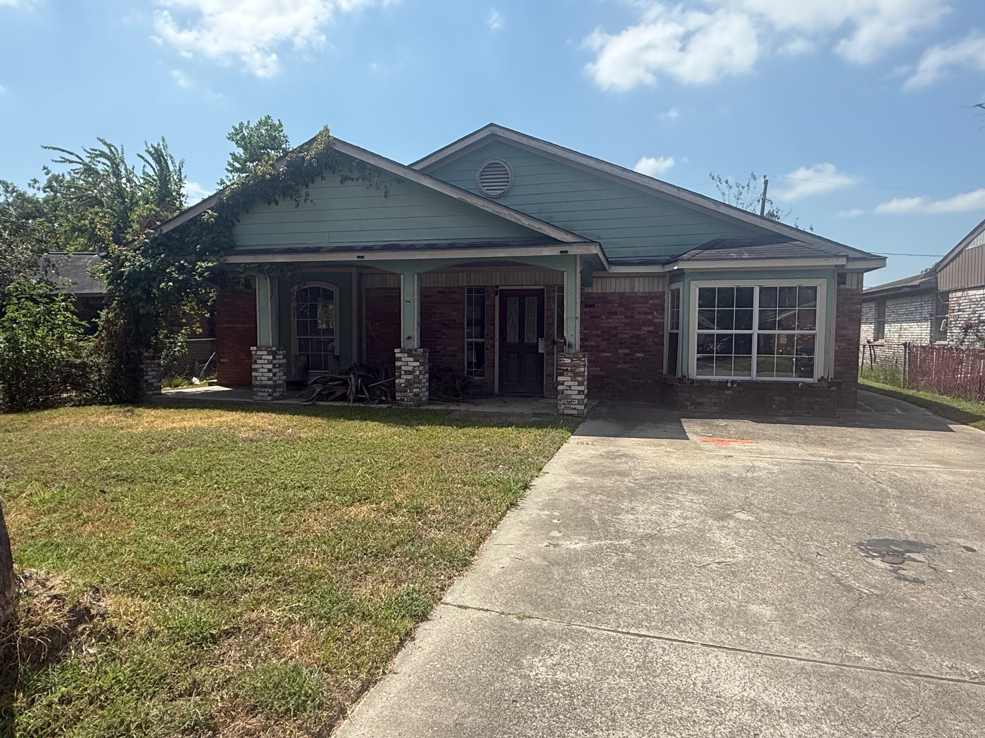 17018 Woodacre Drive Property Photo 1