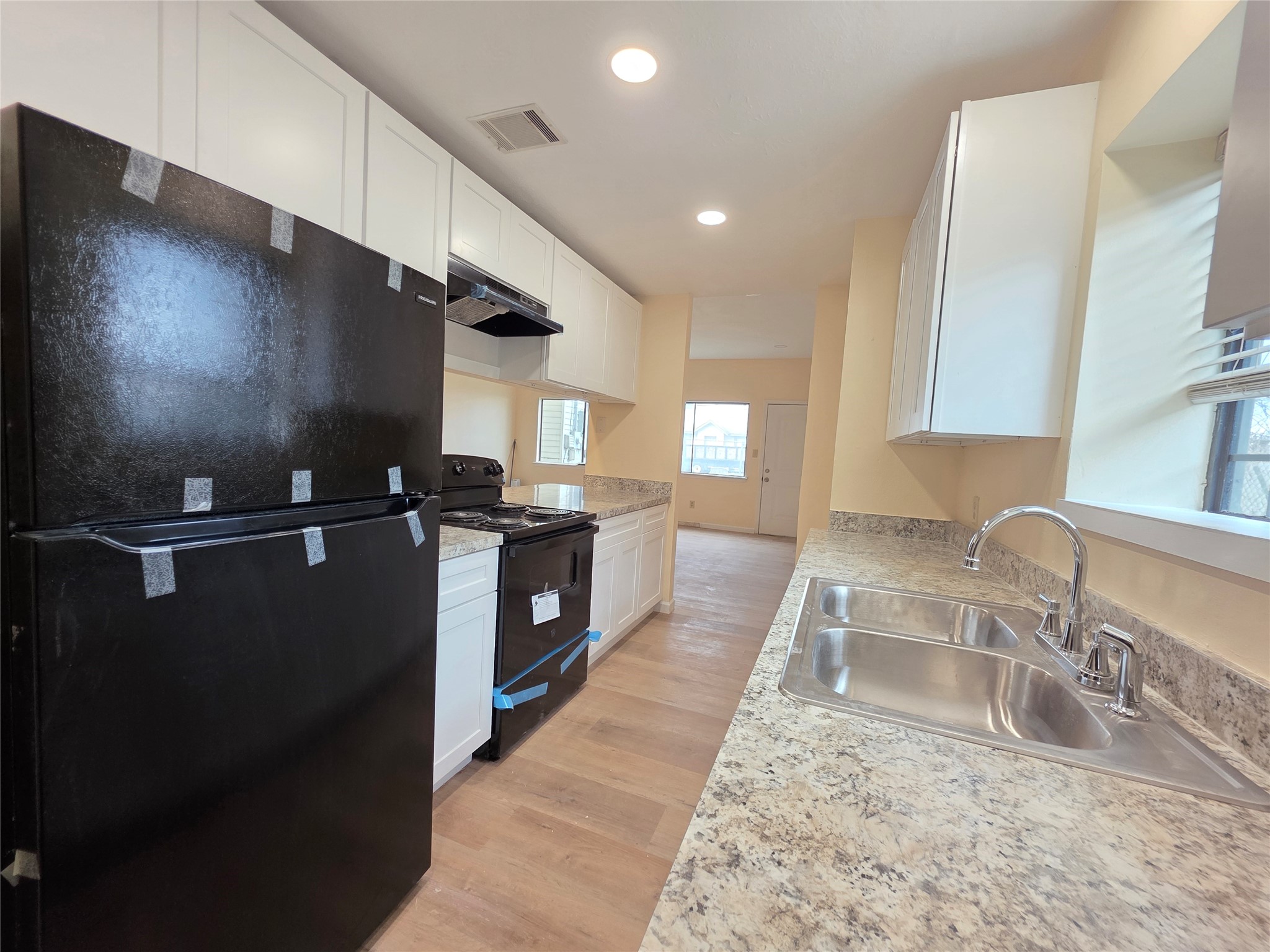 618 S Frazier Street B Property Photo 6