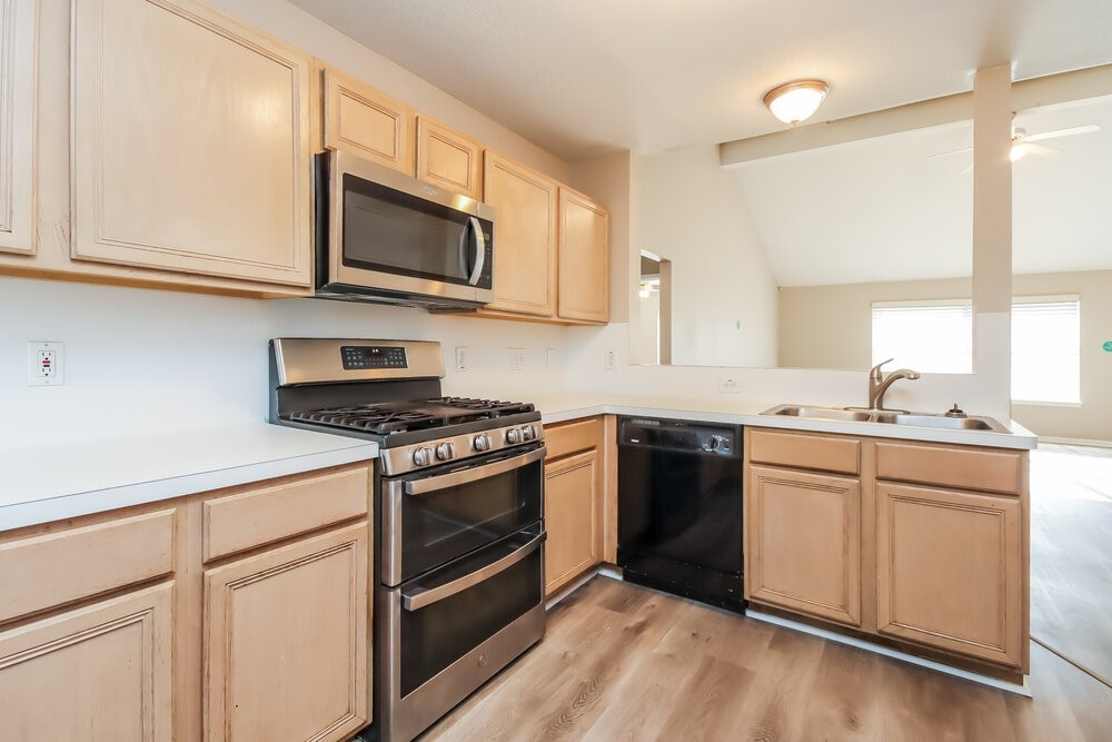 10815 Malden Drive Property Photo 7