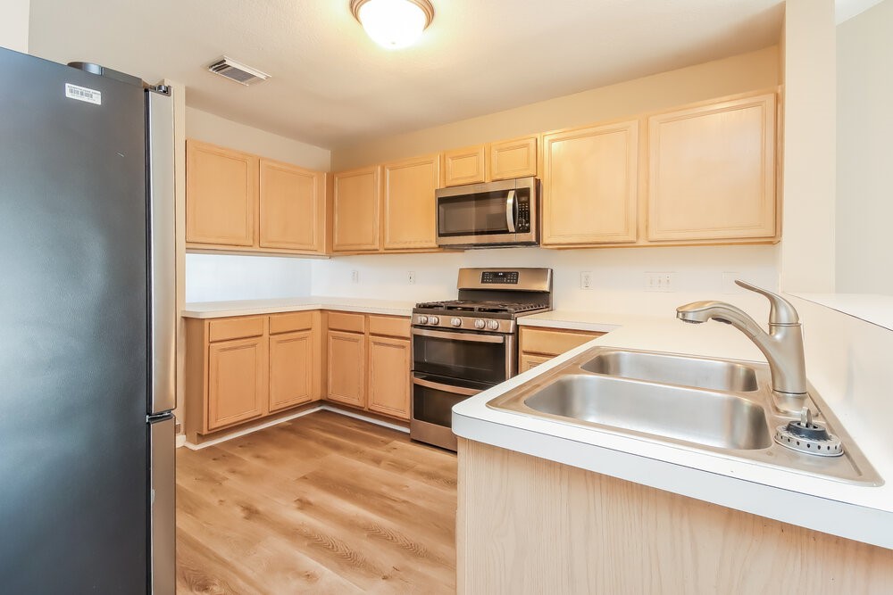 10815 Malden Drive Property Photo 8