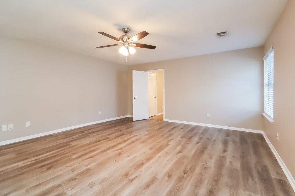 10815 Malden Drive Property Photo 9