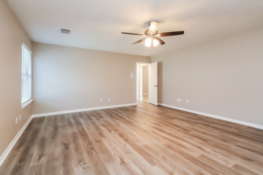 10815 Malden Drive Property Photo 10