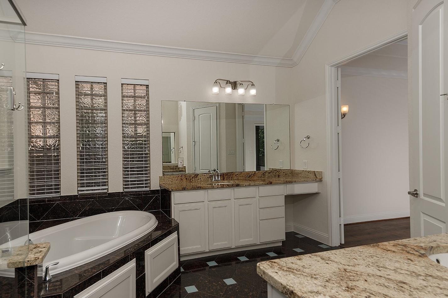 46 Caprice Bend Place Property Photo 21