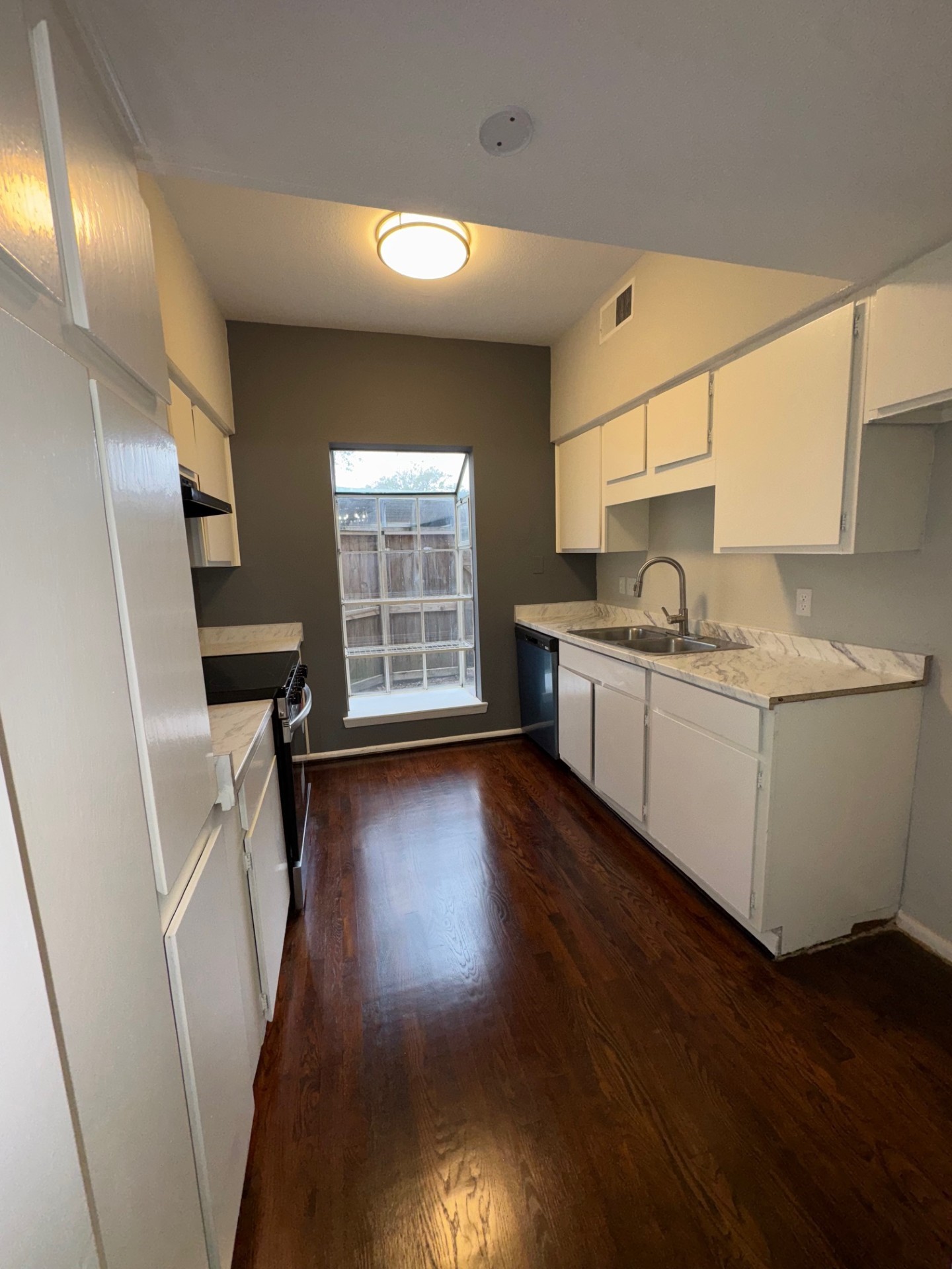 9809 Richmond Avenue J1 Property Photo 10