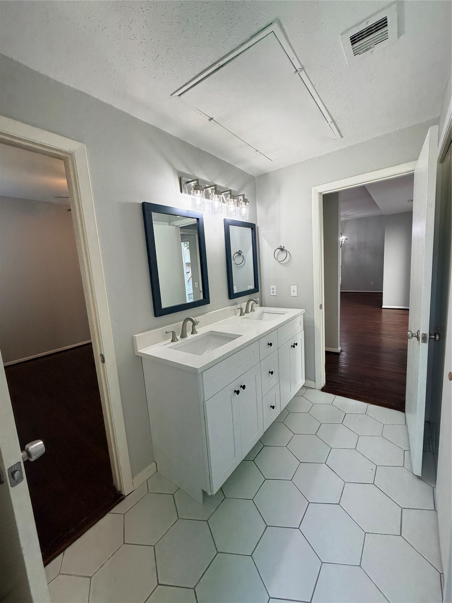 9809 Richmond Avenue J1 Property Photo 15