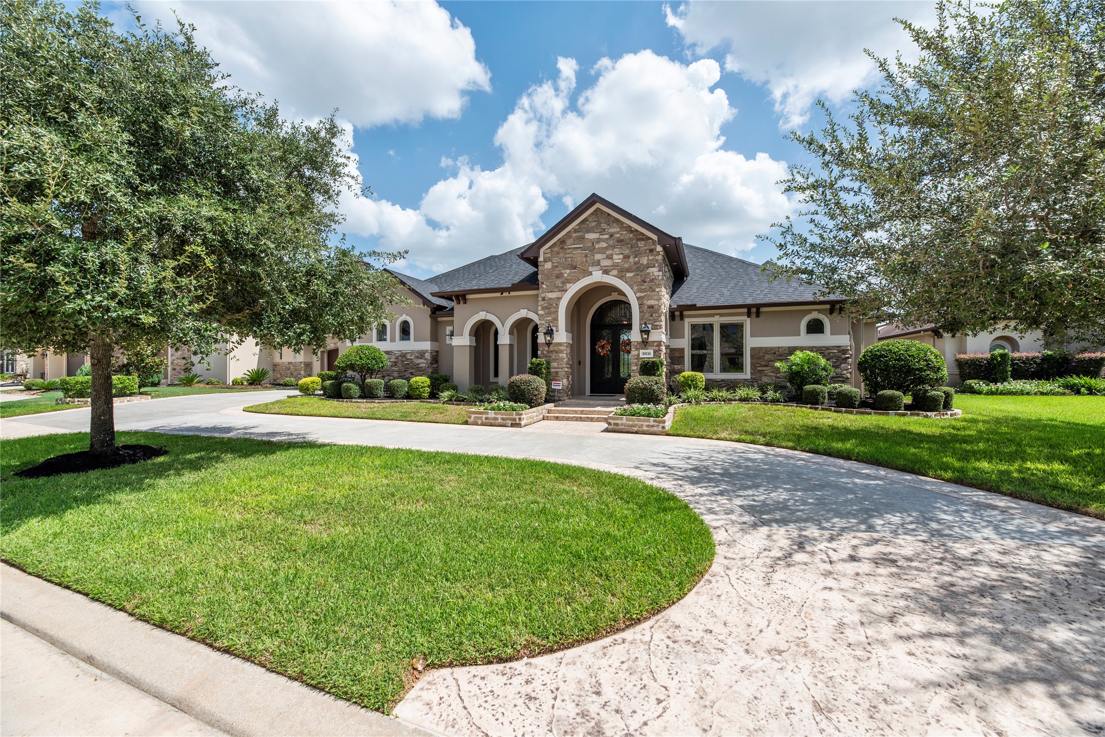 10114 E Frio River Circle N Property Photo 5