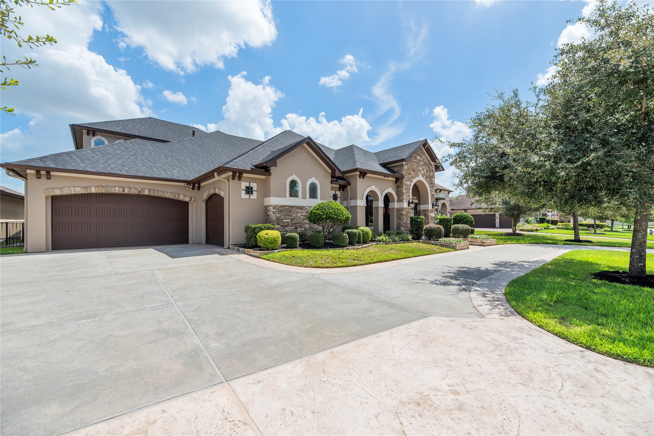 10114 E Frio River Circle N Property Photo 6