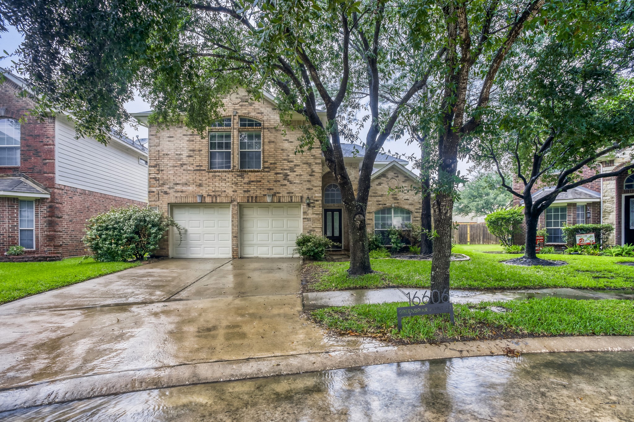 16606 Greenbriar Point Lane Property Photo 2