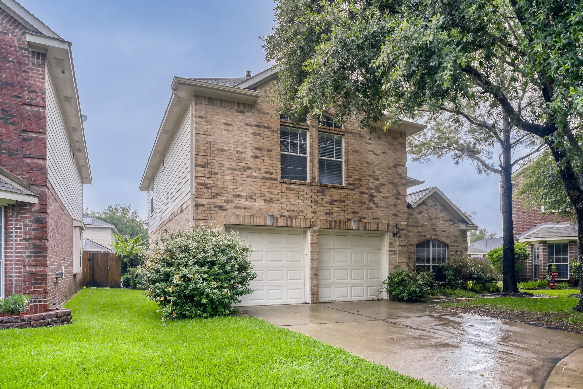 16606 Greenbriar Point Lane Property Photo 3