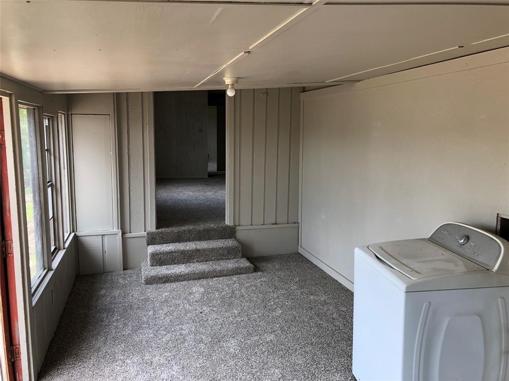 143 N Oak Lee Drive Property Photo 4