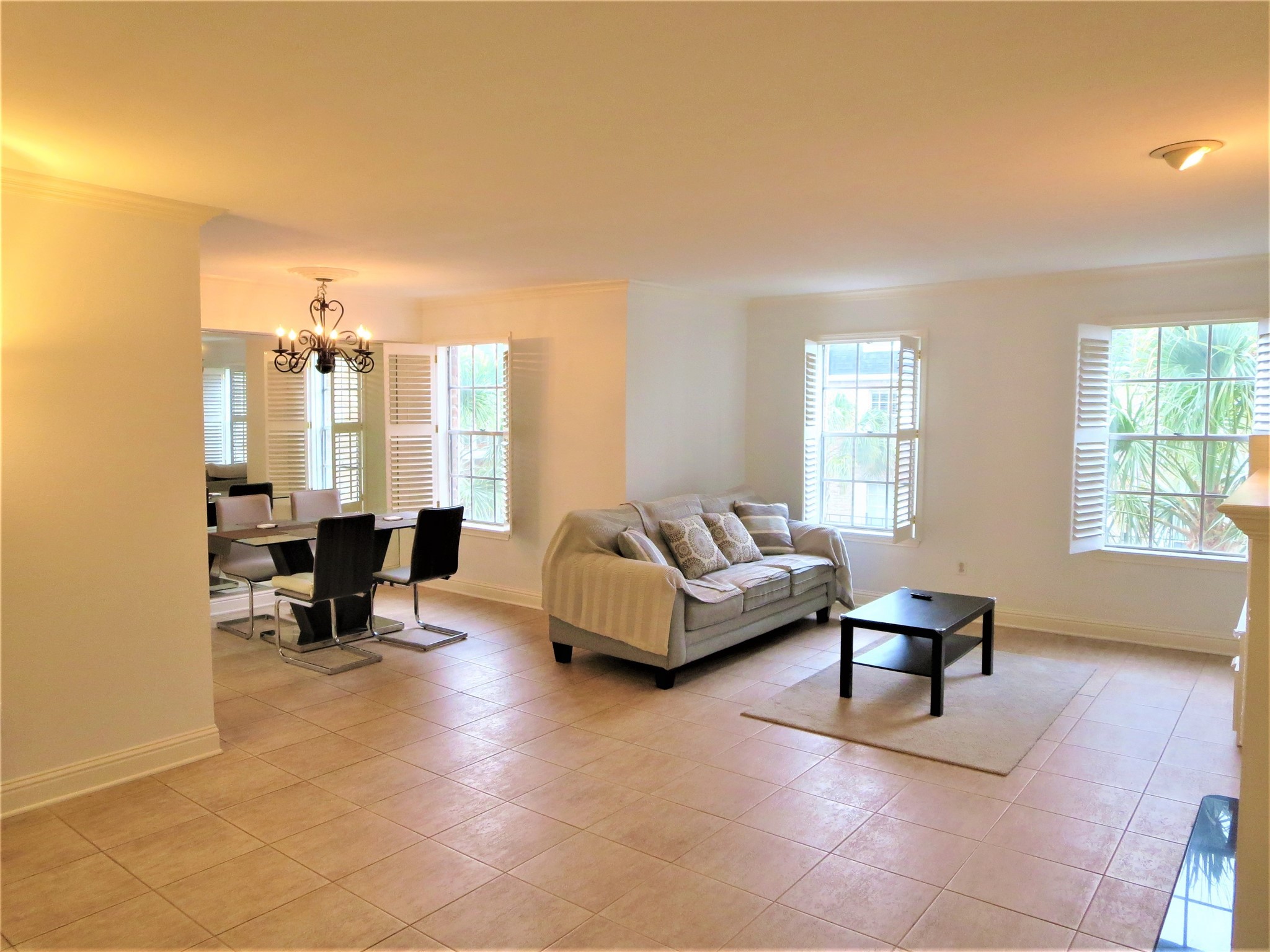 361 N Post Oak Lane 239 Property Photo 1