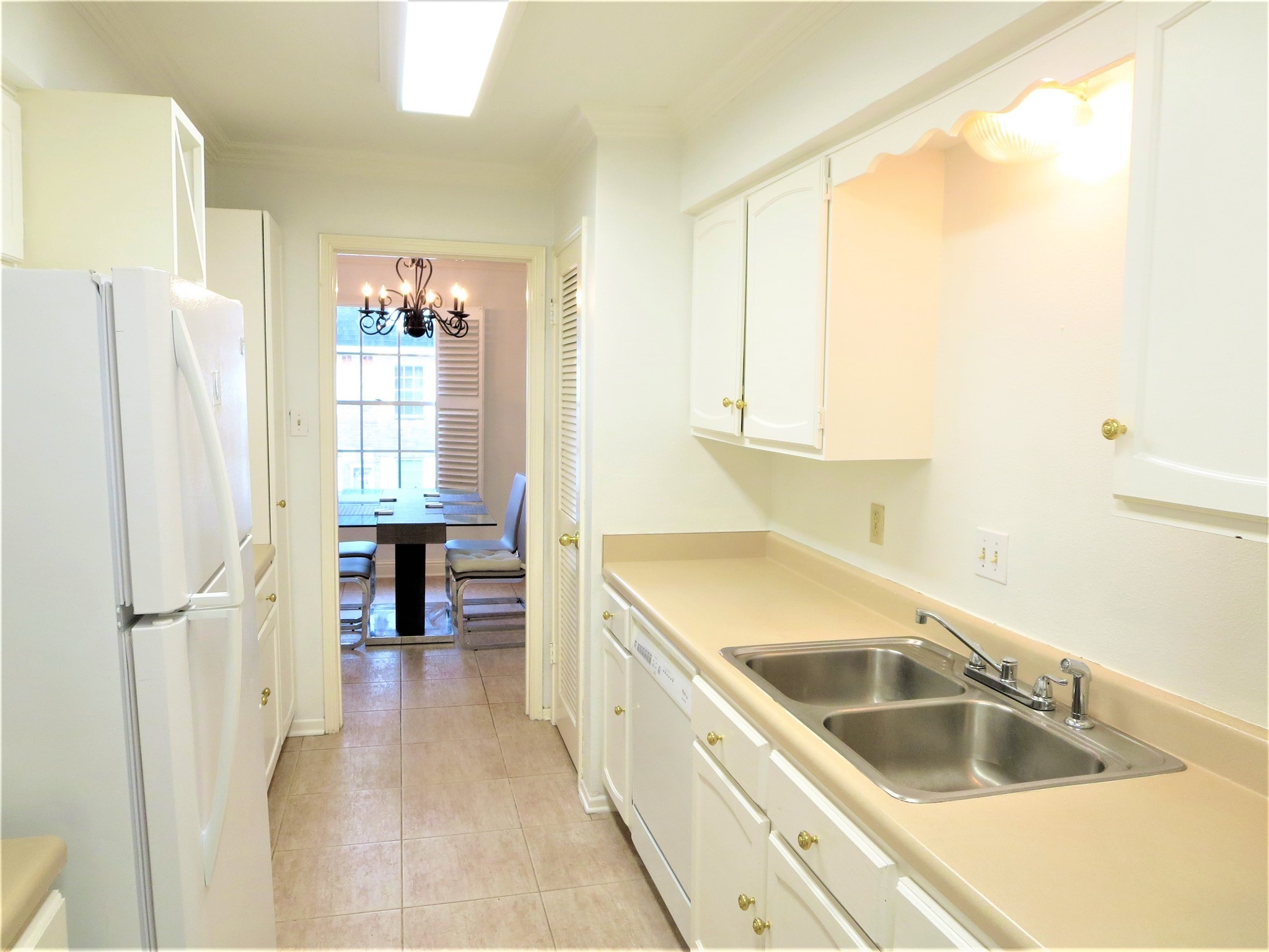 361 N Post Oak Lane 239 Property Photo 6