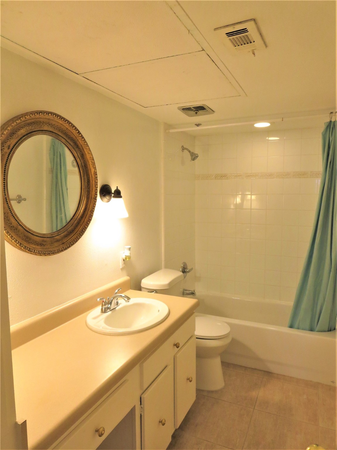 361 N Post Oak Lane 239 Property Photo 15