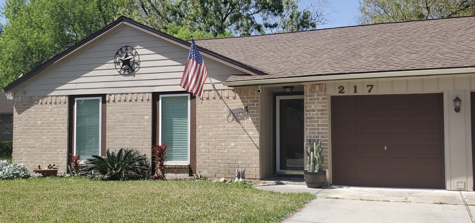 217 Greenshire Drive Property Photo 1