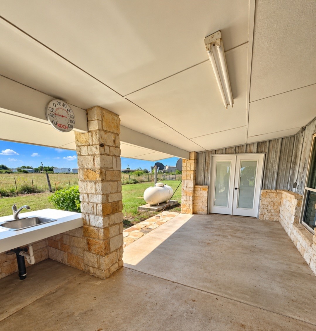 26527 Highway 90a Property Photo 5