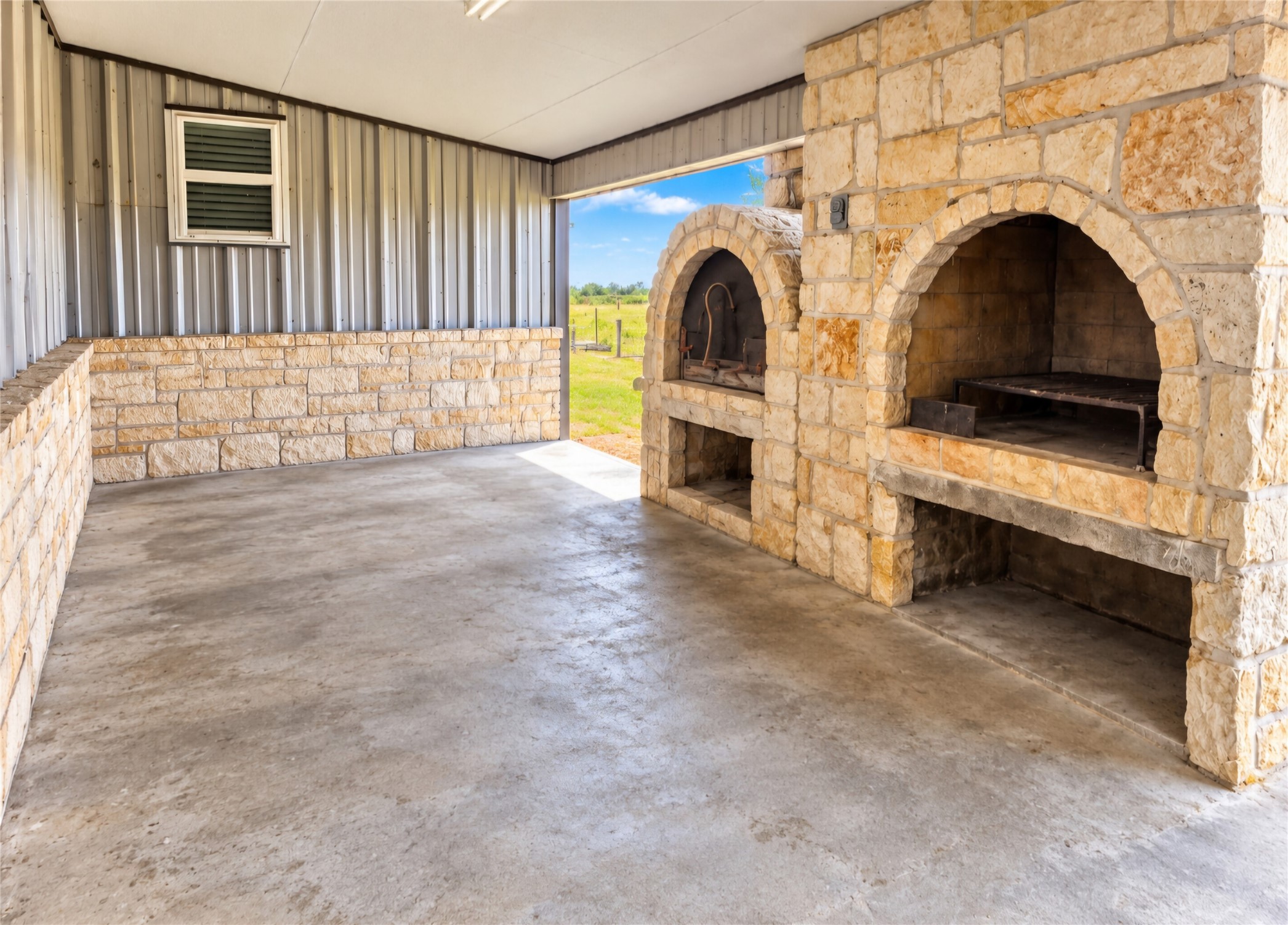 26527 Highway 90a Property Photo 8