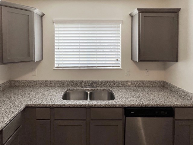 21155 Gosling Road 33a-d Property Photo 9