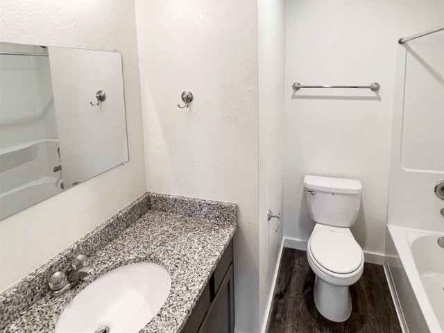 21155 Gosling Road 33a-d Property Photo 13
