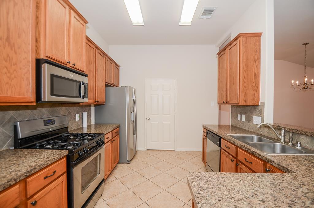 25214 Sierra Woods Lane Property Photo 14