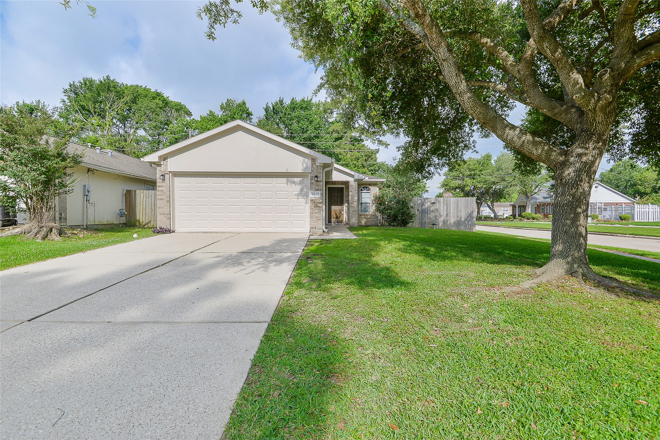 24415 Strong Pine Drive Property Photo 1