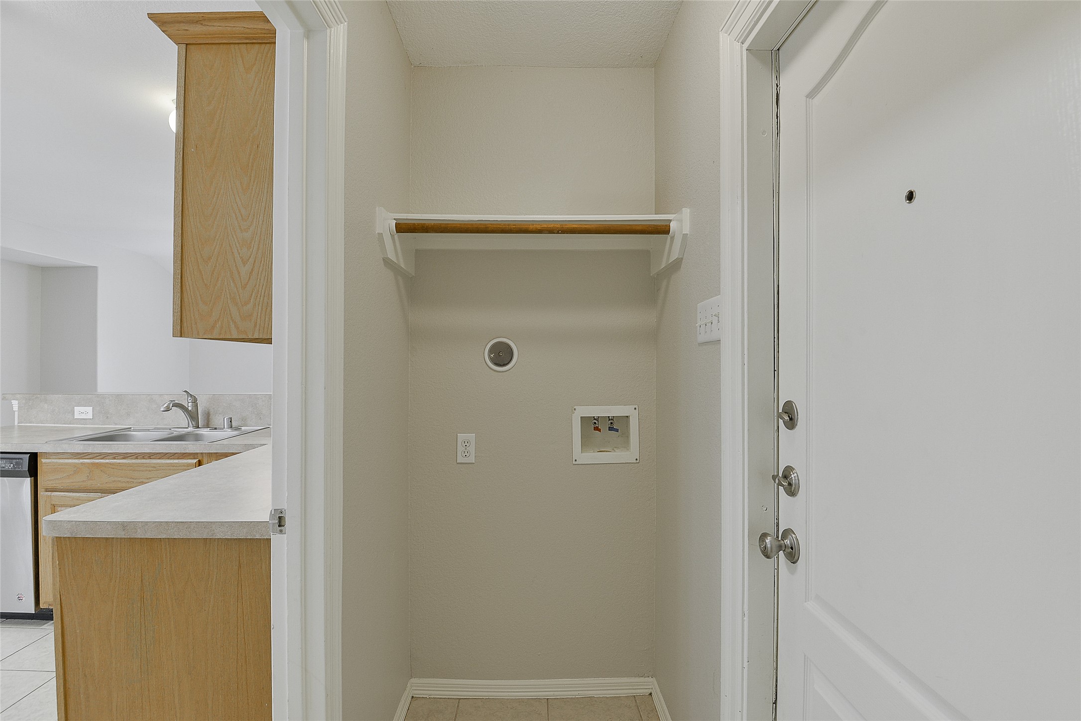 24415 Strong Pine Drive Property Photo 12